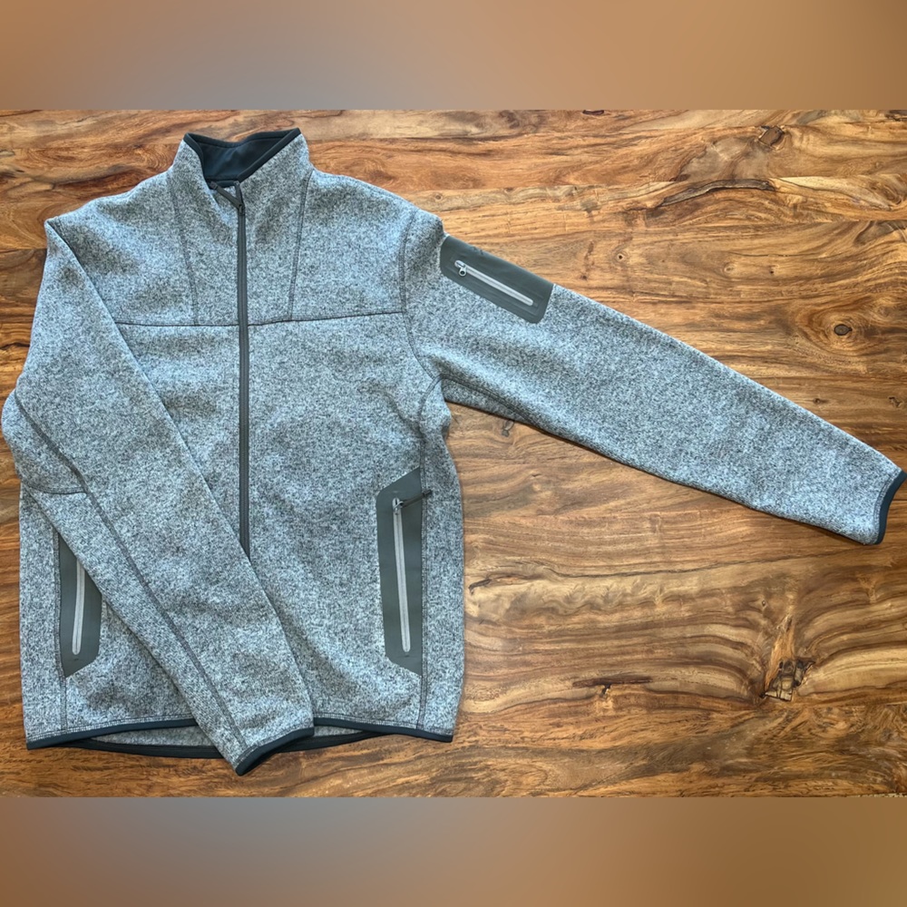 Arcteryx 
Men’s Covert Cardigan - Never worn!